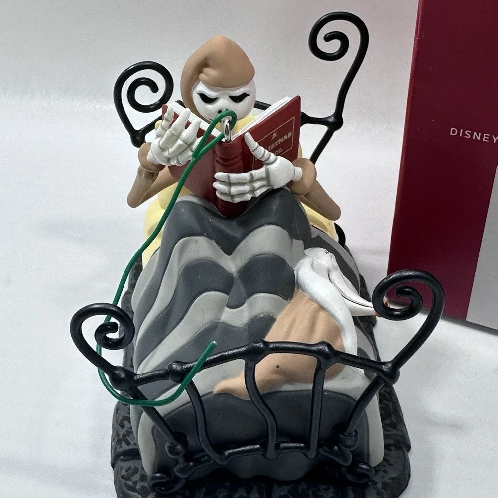 Hallmark Keepsake Bedtime Stories Nightmare Before Christmas Ornament‎ 2021